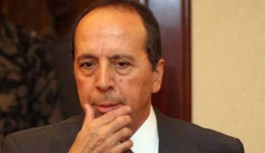 عميل، غدار، إقطاعي، دجال... السيد: هذا ما حدث بين سلام وجنبلاط!