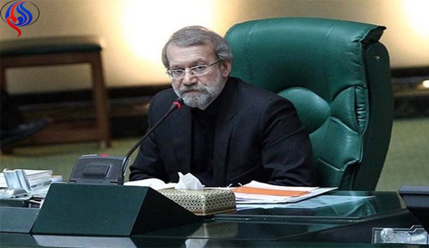 لاریجانی: افزایش قیمت بلیت هواپیما را پیگیری می‌کنیم
