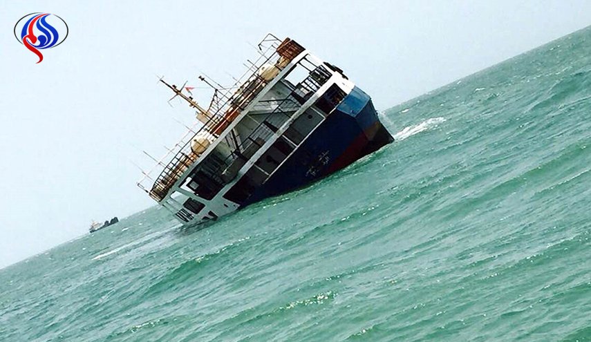 غرق عبارة على متنها 80 شخصا في المحيط الهادئ