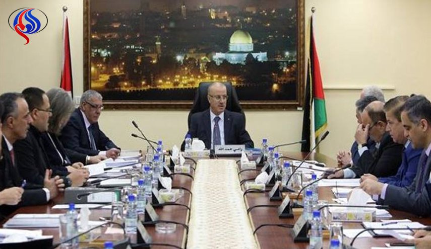 الحكومة الفلسطينية تدرس وقف التعامل بــ