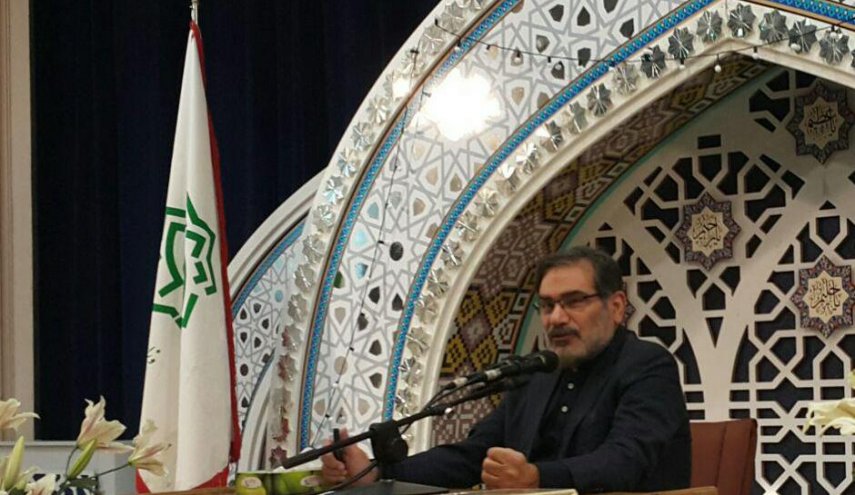 شمخاني: أمیركا تعلن صراحة ان ایران تقف حاجزا امام سیاساتها اللامشروعة