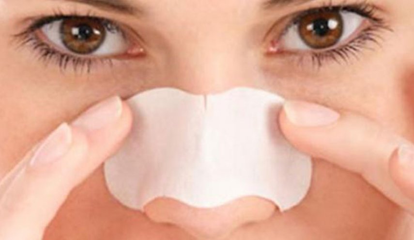 عينك ترى دائماً أنفك.. فكيف 
