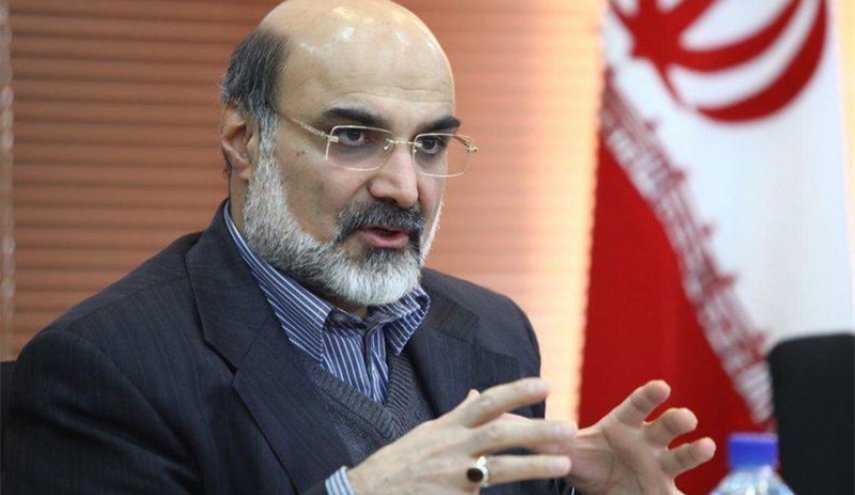 رییس رسانه ملی: حق با ابراهیم حاتمی‌کیا است