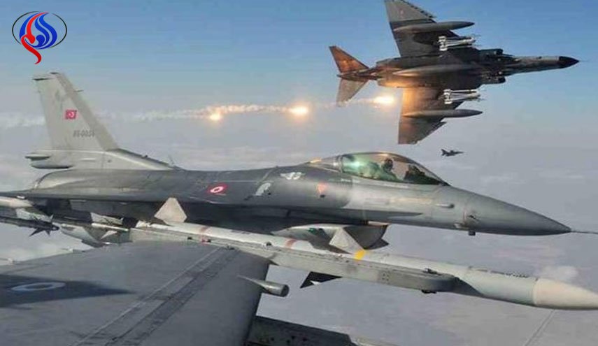 الطيران التركي يدمر محطة قطار تاريخية بقرية في عفرين