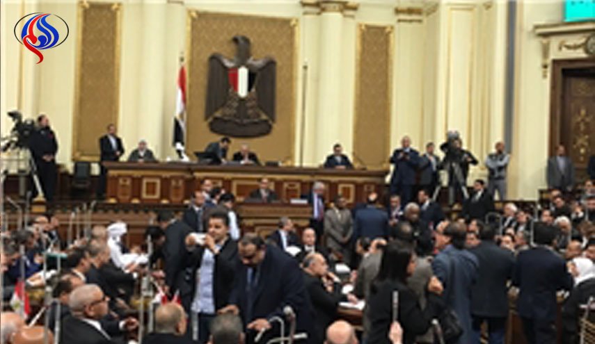غضب شديد من نواب مصريين بسبب غاز 