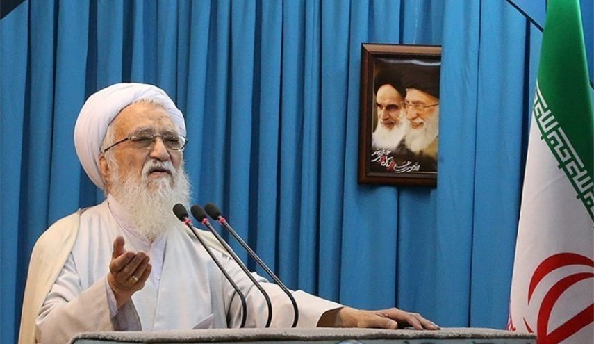حمایت از کالای داخلی چرخ تولید را به حرکت در می‌آورد/ مسئولین به شعار اکتفا نکنند
