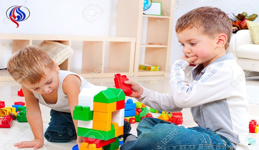 إبرة 14 سم تخترق وجه طفل يلهو بالصين (صور)