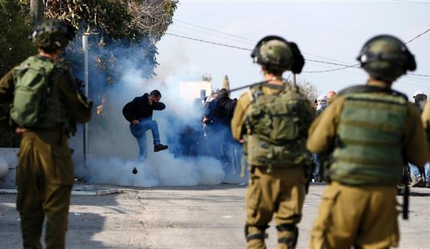تازه ترین تحولات در فلسطین؛ آغاز درگیری شدید بین نظامیان صهیونیست و جوانان فلسطینی/ بازداشت دستکم 20 نفر در کرانه باختری