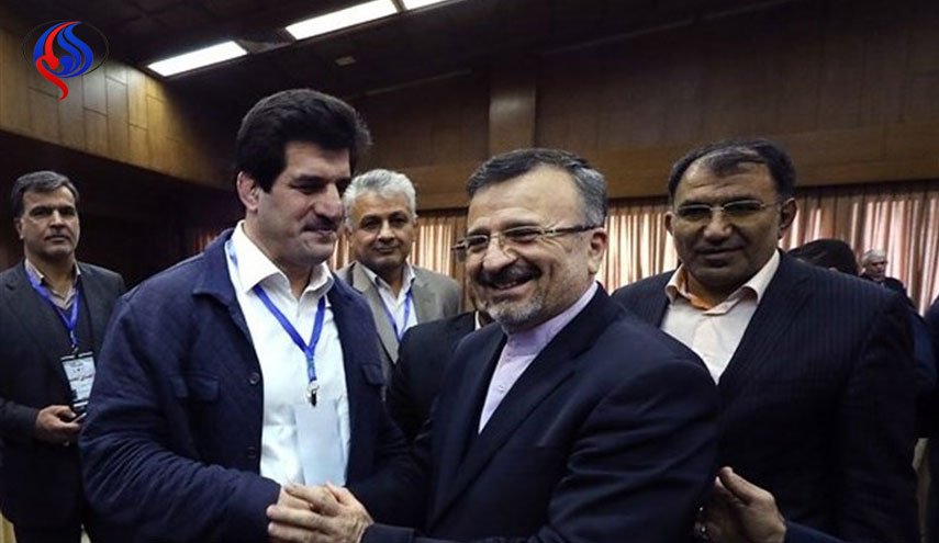 مخالفت وزارت ورزش با استعفای خادم/ داورزنی: تمام قد کنار خادم و کشتی خواهیم بود
