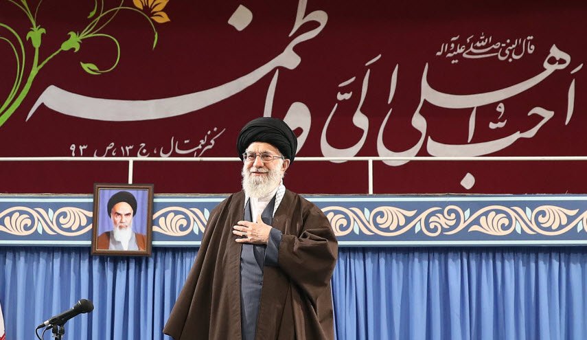زن اسلامی در اجتماع اثرگذار، مدیر خانواده و مایه آرامش مرد است/ شاخصه زن غربی جلب توجه و برهنگی است