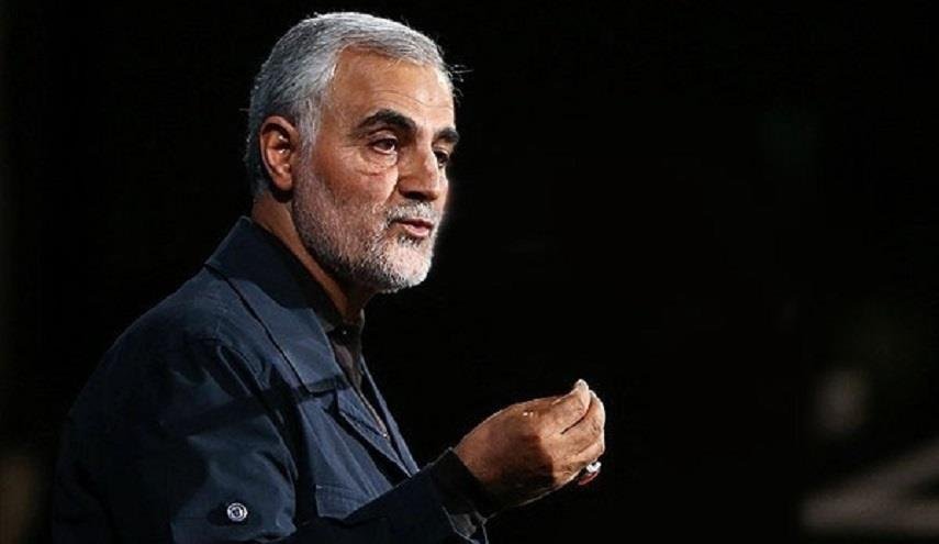  حاج قاسم بر سر مزار مادرش + عکس