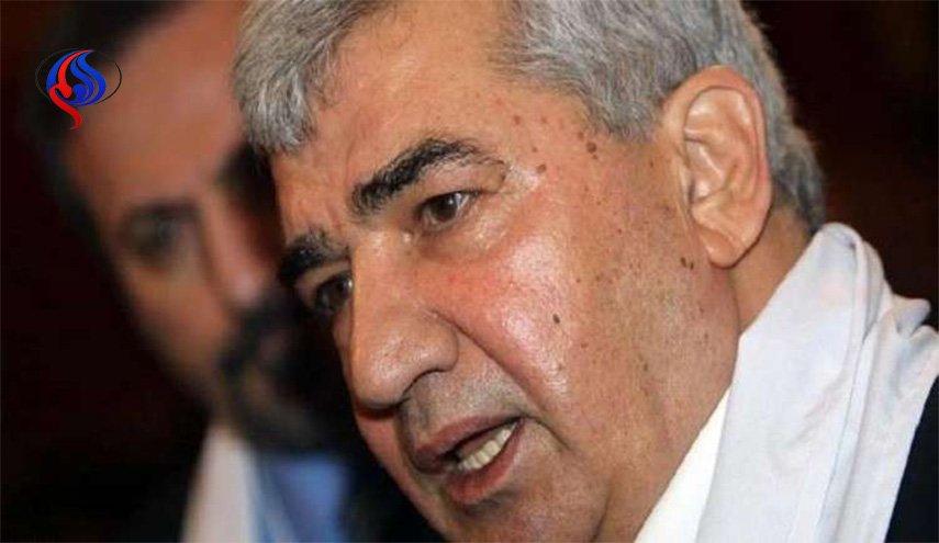في قرار مفاجئ... رئيس الائتلاف السوري المعارض يعلن استقالته