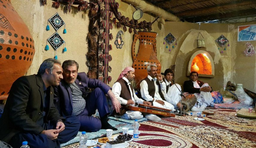تاکید شمخانی بر فاصله گرفتن از تمرکزگرایی و حرکت به سمت توسعه شهرها و روستاهای کارآفرین