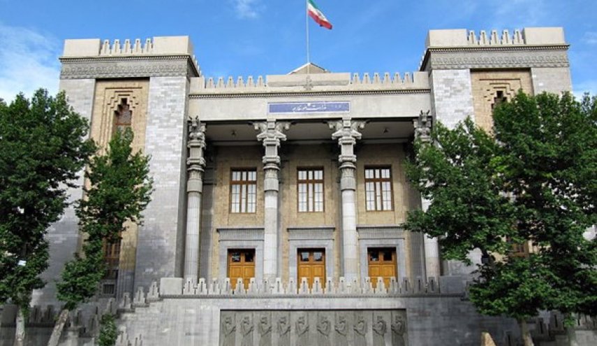 الخارجية الايرانية تستدعي السفير البريطاني لديها