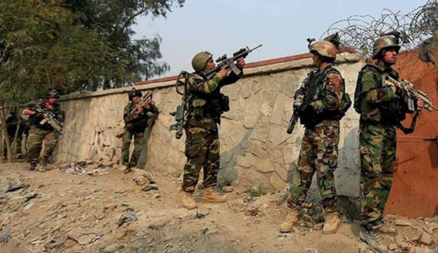 کشته شدن ۱۸ نظامی افغان در درگیری با طالبان
