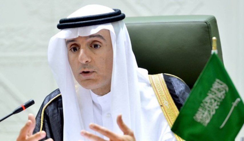 بالصور؛ السفير جالساً والوزير واقفاً.. لأنه ليس من 