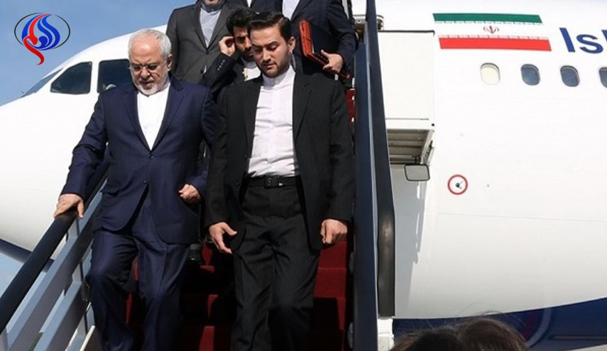 ظریف در رأس هیاتی سیاسی و اقتصادی راهی پاکستان شد
