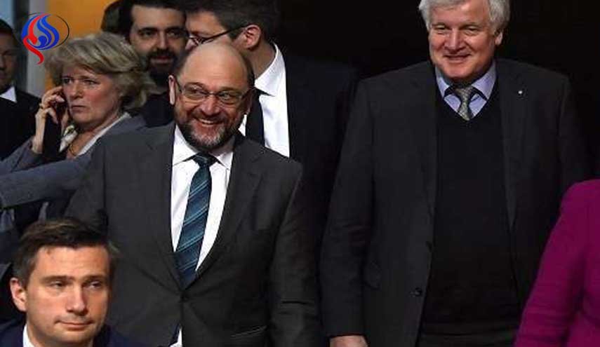 وزير الداخلية الألماني يعتمد نهجا متشددا حيال الهجرة