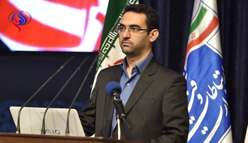 آذری جهرمی: پیام رسان های داخلی کیفیت خدمات خود را افزایش دهند
