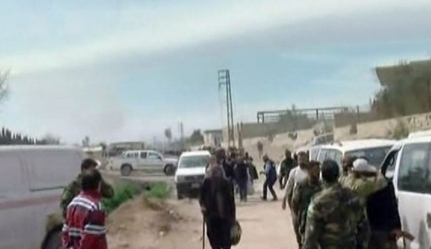 الجيش السوري يأمن خروج آلاف السوريين من الغوطة 
