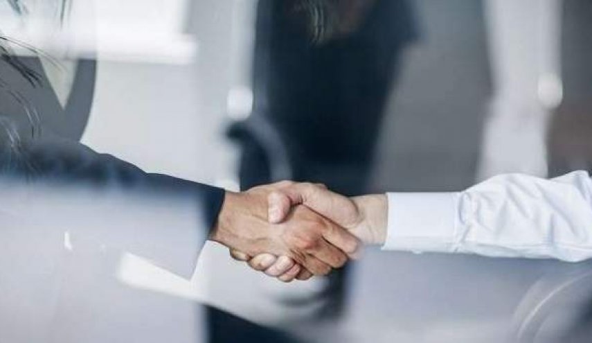دراسة حديثة..مصافحة قوية تمنعك من الاصابة بالنوبة القلبية