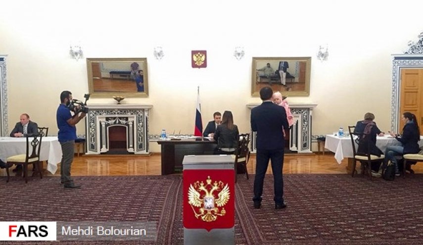 اتباع روس مقیم ایران در انتخابات ریاست جمهوری روسیه شرکت کردند +عکس