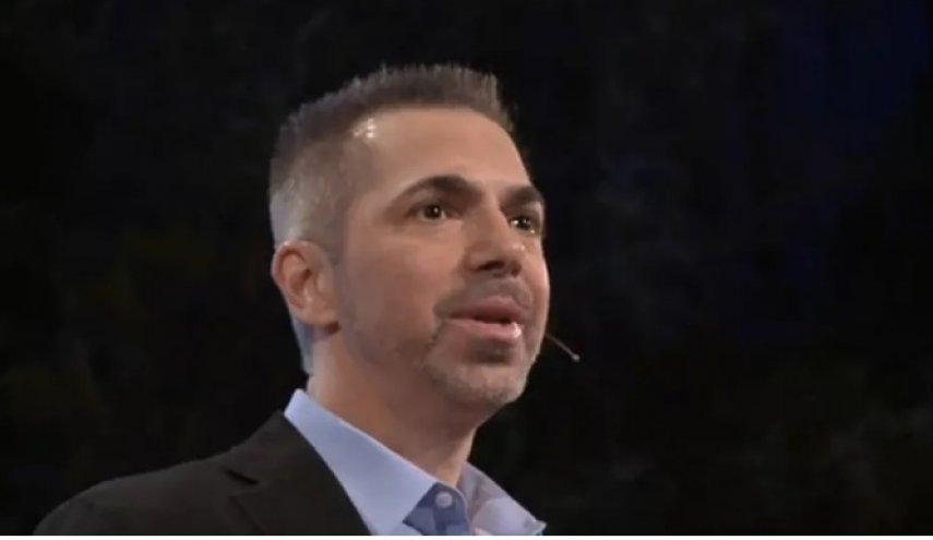 عالم أميركي: 