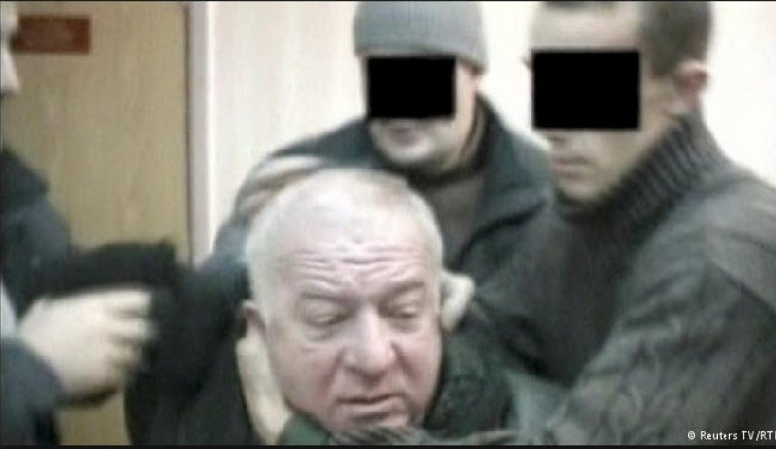 دیپلمات‌های اخراج شده انگلیس روسیه را ترک کردند
