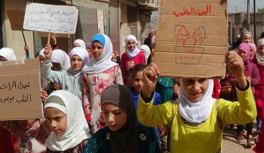 بالصور: وقفة احتجاجية لاهالي الفوعة وكفريا في الذكرى الثالثة للحصار التكفيري