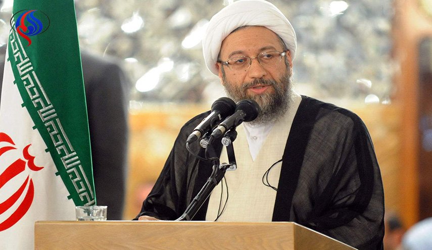 ماذا قال لاريجاني في اول اجتماع لرؤساء السلطات الثلاث بالعام الجديد؟