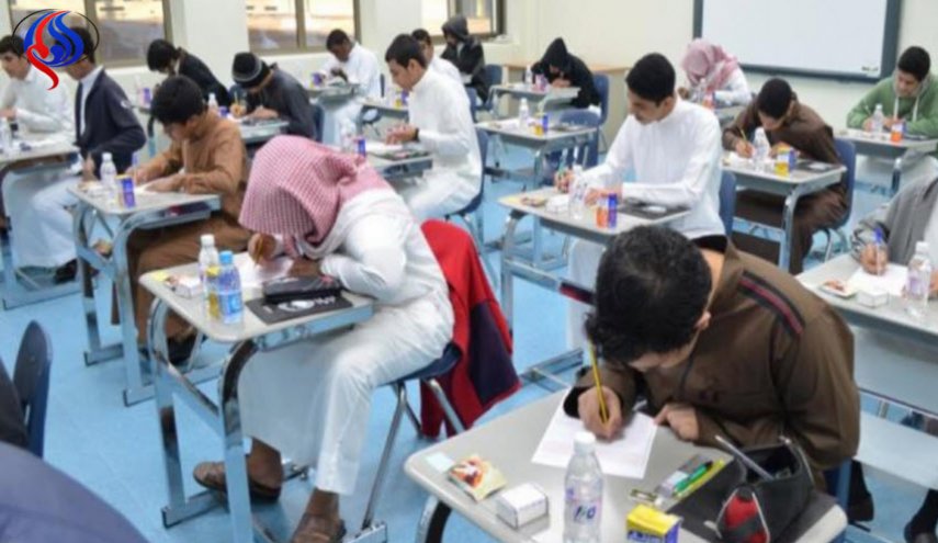 لجنة أمريكية: مناهج التعليم في “السعودية” غارقة بالعنف والكراهية