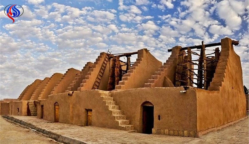 وصول مجموعة سياح اوروبيين لزيارة معالم 