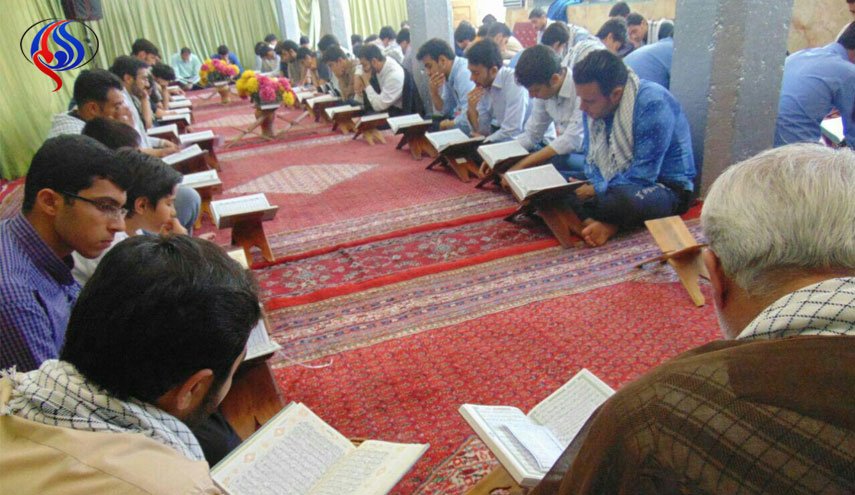 آغاز بهار نیایش با مراسم اعتکاف