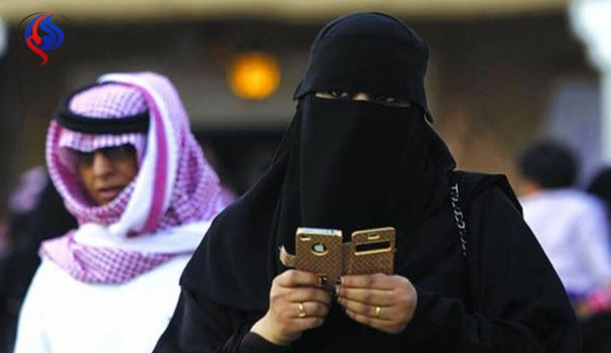 بلدان خيلجيان يجرّمان التجسس على هاتف الزوج أو الزوجة