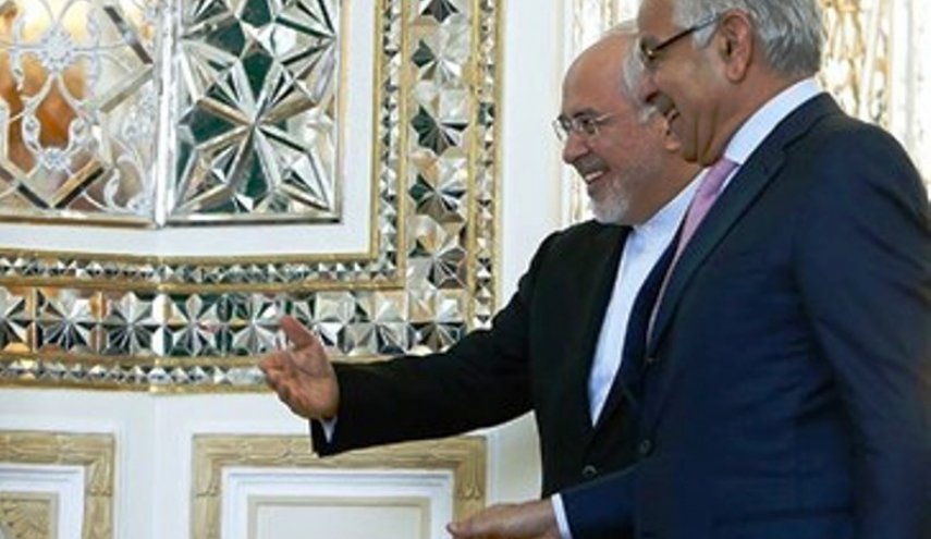 وزير خارجية باكستان يهاتف ظريف للبحث حول تطوارت كشمير