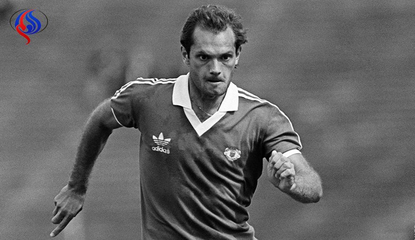 وفاة القائد السابق لمنتخب انكلترا راي ويلكينز