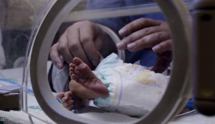 دراسة تحذر من مناديل الأطفال المبللة.. فهل سنعود للقماش؟

