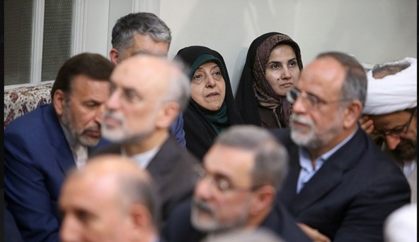 قائد الثورة يستقبل كبار المسؤولين في ايران