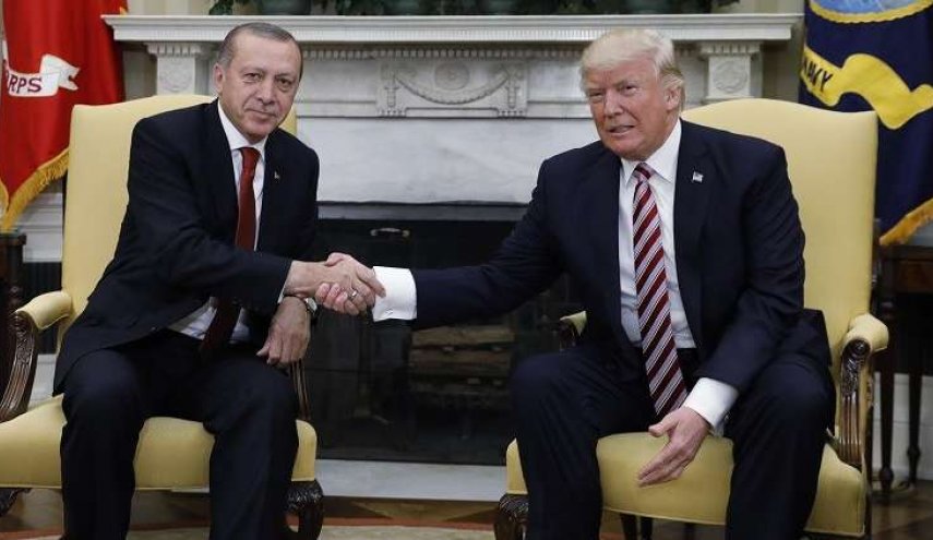 أردوغان وترامب يبحثان في اتصال هاتفي التطورات الأخيرة في سوريا
