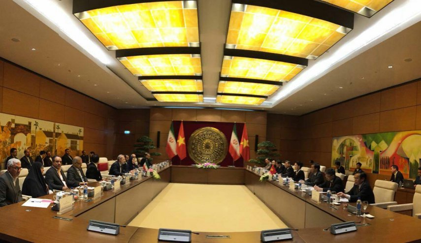 ديدار لاریجانی، رئیس مجلس شوراى اسلامى با رئيس مجلس ويتنام
