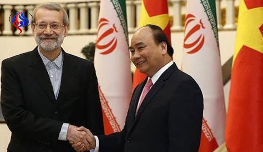 لاریحانی خواستار ارتقای روابط تجاری ایران و ویتنام شد