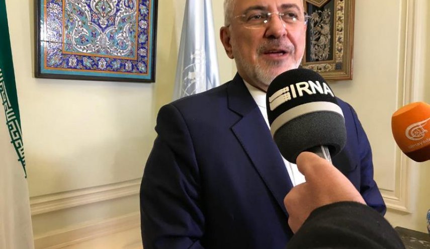 ظریف: آمریکا منطقه ما را به سمت بسیار خطرناکی می کشاند