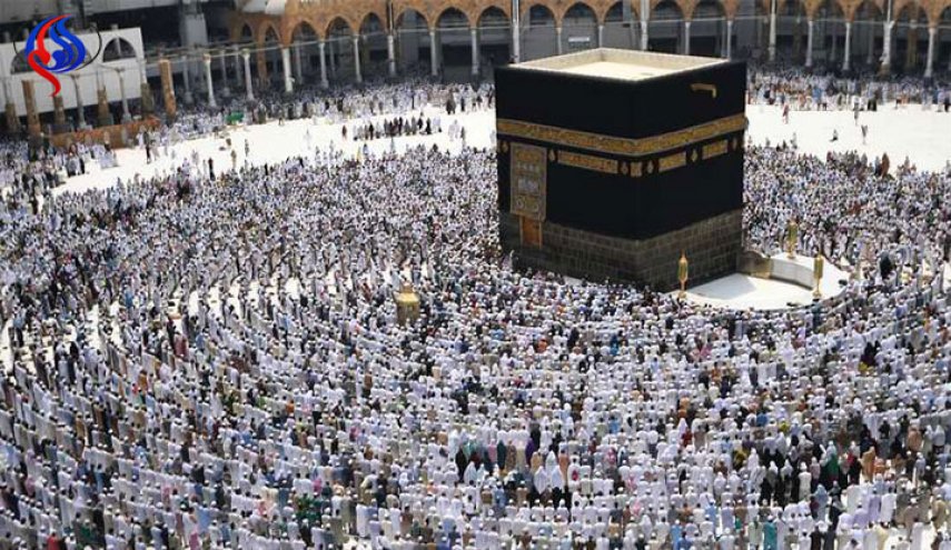 الجزائر تبحث زيادة حصتها في الحج مع السعوديين