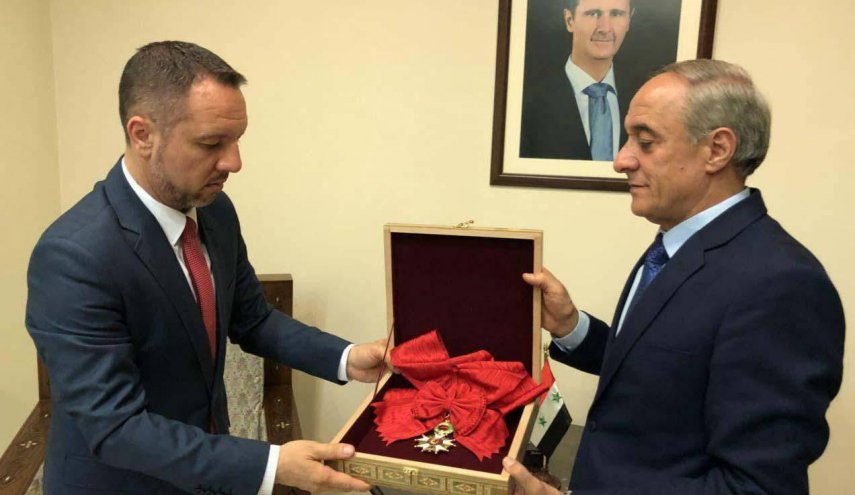 بشار اسد نشان «لژیون دونور» فرانسه را پس داد