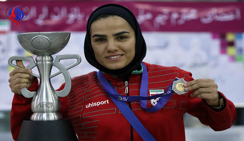 إيرانية ضمن أفضل 5 لاعبات كرة صالات في آسيا + صور