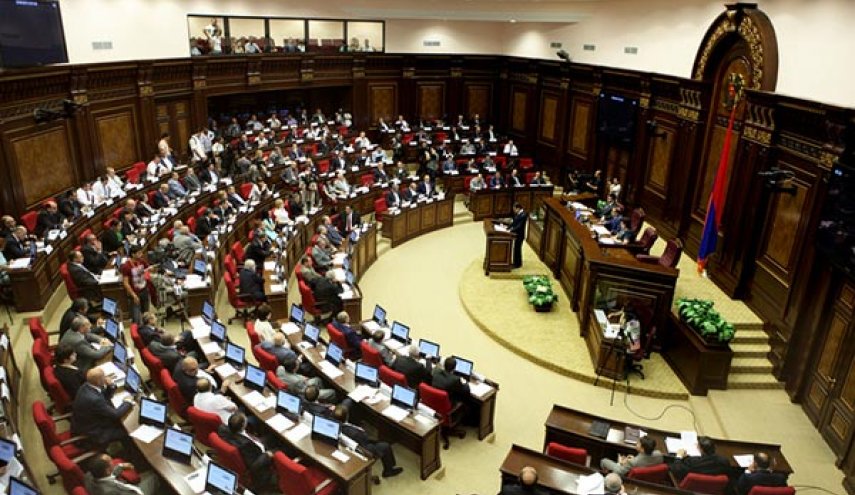 پارلمان ارمنستان نخست‌وزیر جدید را هشتم ماه می انتخاب می‌کند