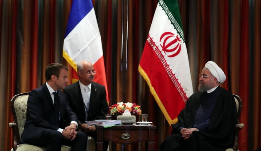 ماکرون به روحانی: خواهان حفظ برجام هستیم، به آن پایبند باشید