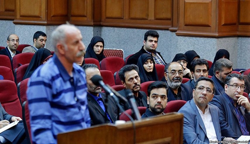 بدء محاكمة اعضاء بفرقة الدراويش في محكمة الثورة بطهران