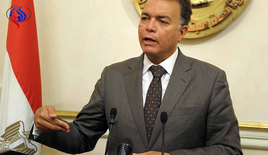 وزير النقل المصري يهدد بالتنحي
