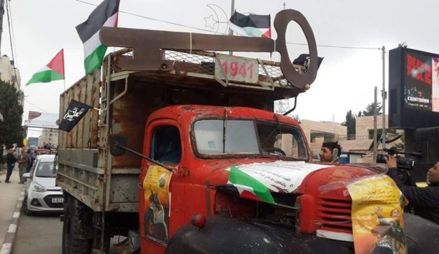 تظاهرات فلسطینی‌ها با خودروهایی که در سال ۱۹۴۸ با آنها از وطن‌شان کوچ کردند+ تصاویر
